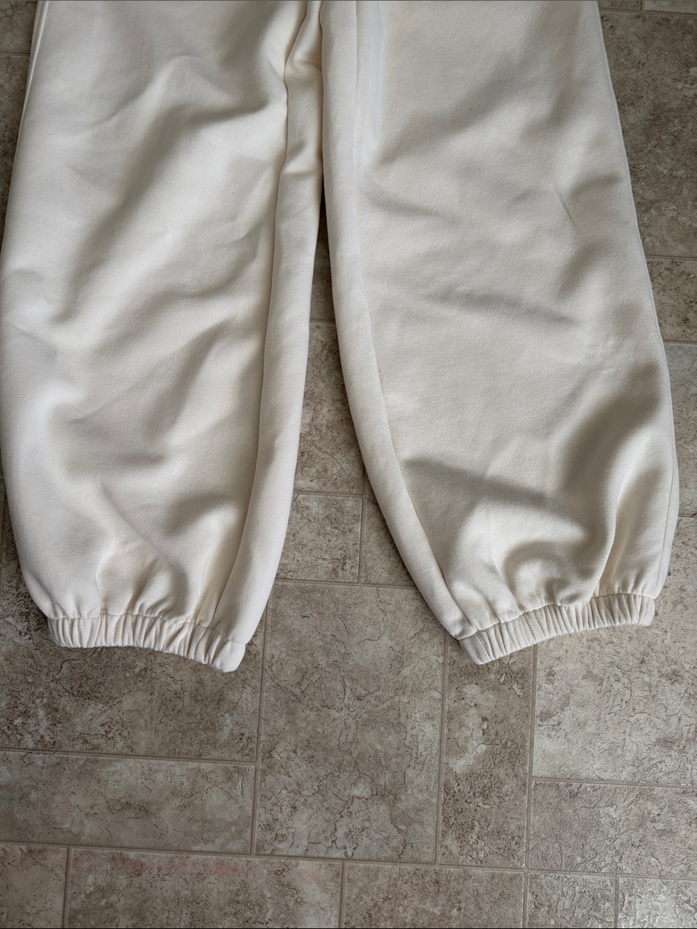ALO Yoga Cream Sweat Joggers for Women — Relaxed Track Pants - Picture 6 of 9